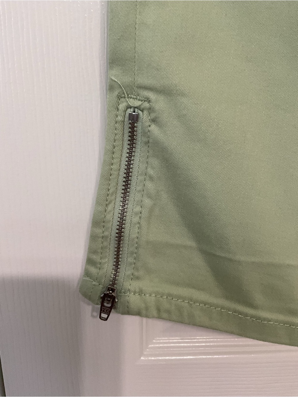 Laurie Felt Women’s Light Green Capri Jeans with Ankle Zips - Picture 3 of 6